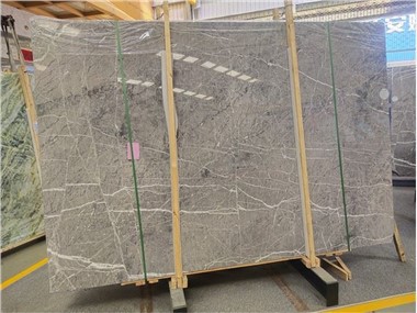 Új vár szürke márvány